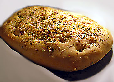 biberiyeli ve parmesanlı focaccia