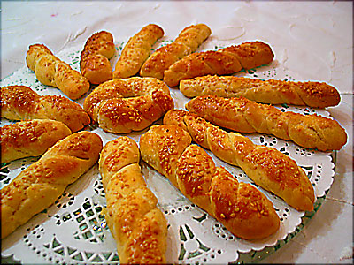 mahlepli ve susamlı çubuklar