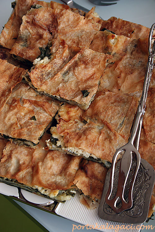 Ispanaklı Peynirli Börek