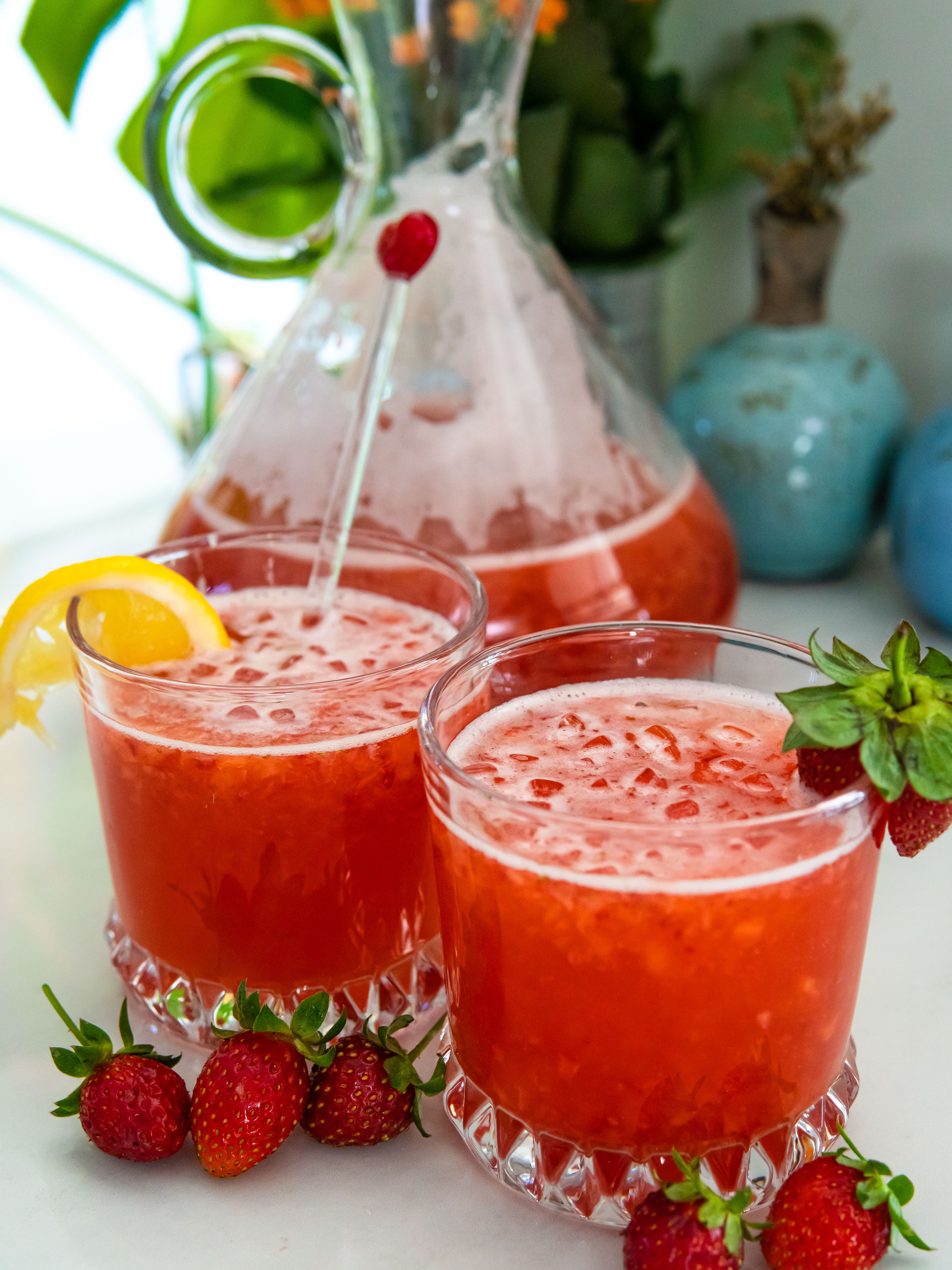 Çilekli Limonata (Videolu Tarif)