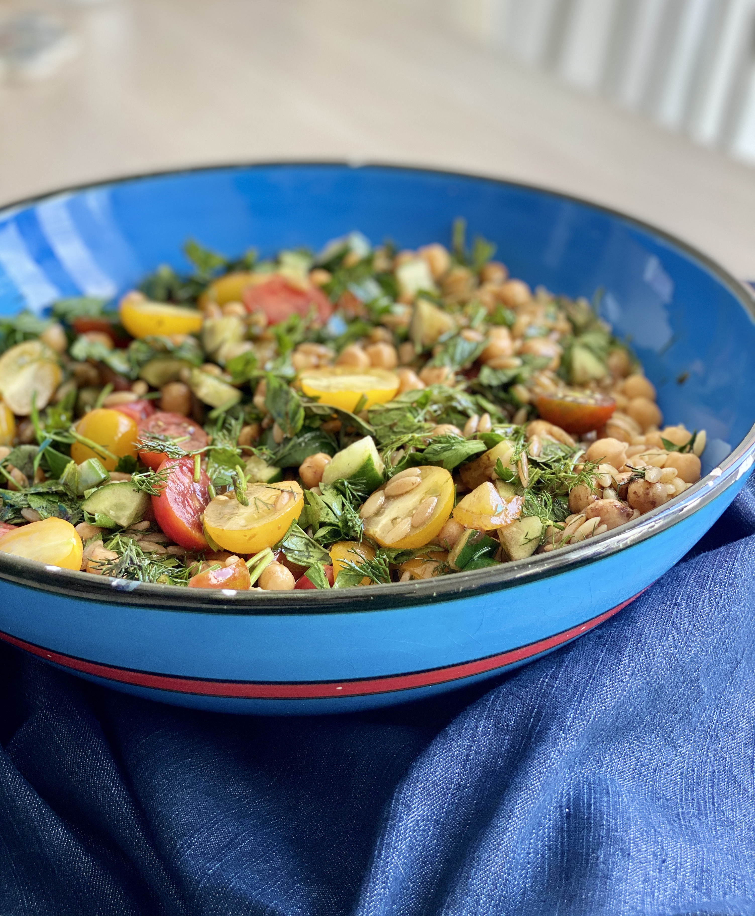 Nohutlu Arpa Şehriye Salatası