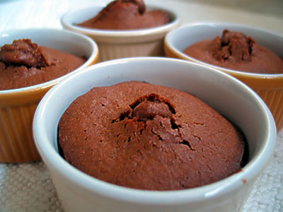 sıcak çikolatalı kek