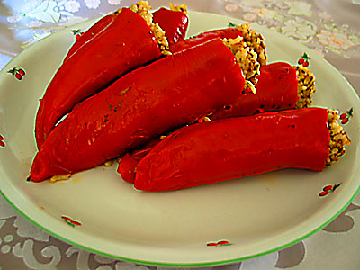 kırmızı biber dolması