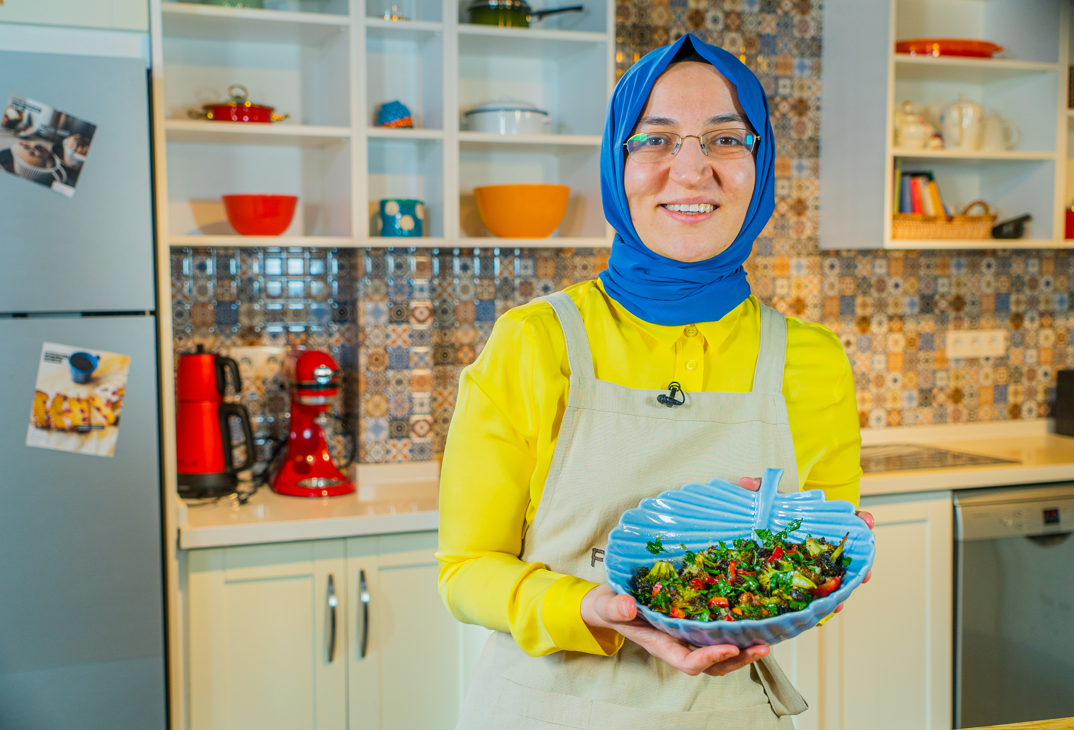 Közlenmiş Sarımsaklı Brokoli Salatası (Videolu Tarif)